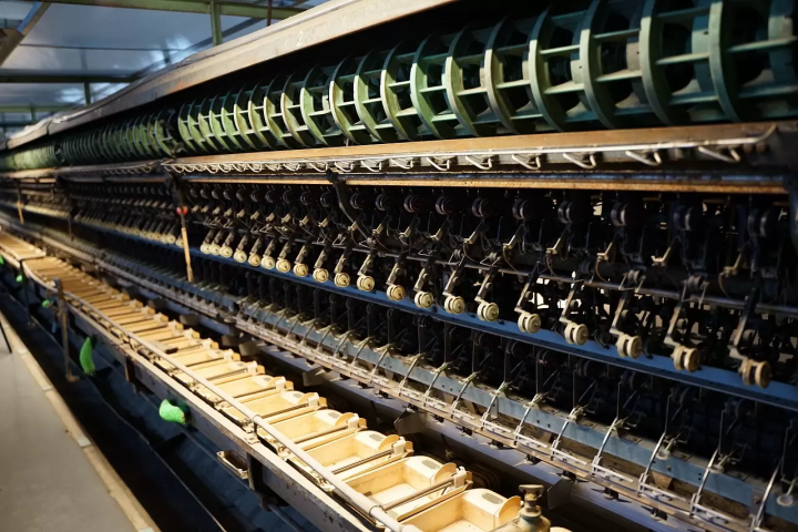 세계문화유산으로 지정되기 전 도미오카 제사장 생활과 밤문화