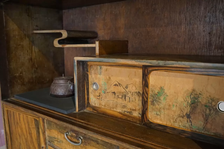 세계문화유산으로 지정되기 전 도미오카 제사장 생활과 밤문화