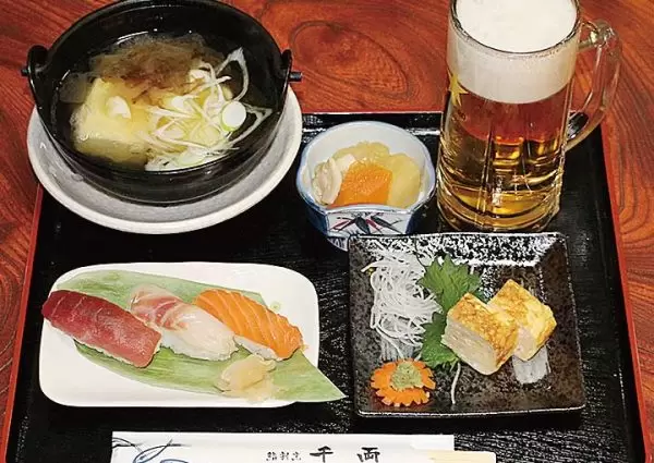 たたいてつねってお祭りを楽しむ？！天下の奇祭「しねり弁天たたき地蔵まつり」とは