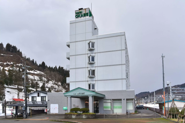 たたいてつねってお祭りを楽しむ？！天下の奇祭「しねり弁天たたき地蔵まつり」とは