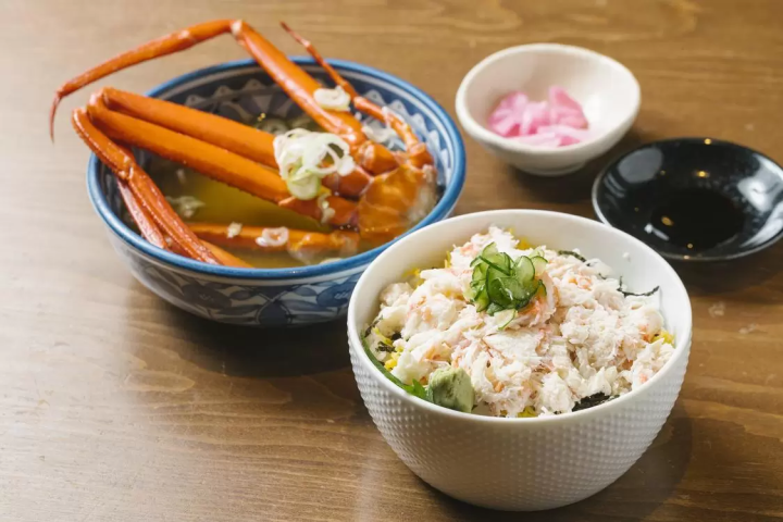 A Journey to Taste Toyama’s Seafood Bounty: Crab, Oysters, Cod, and Firefly Squid