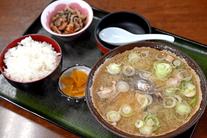 A Journey to Taste Toyama’s Seafood Bounty: Crab, Oysters, Cod, and Firefly Squid