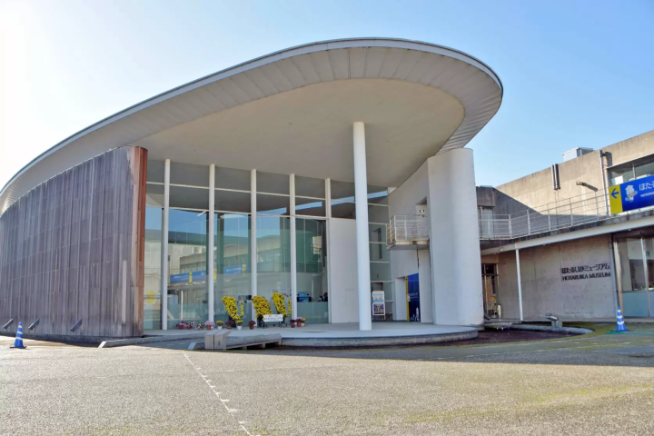 A Journey to Taste Toyama’s Seafood Bounty: Crab, Oysters, Cod, and Firefly Squid