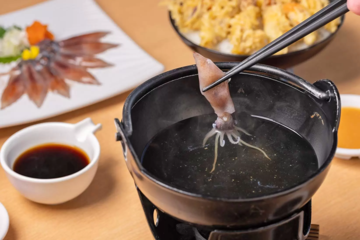 A Journey to Taste Toyama’s Seafood Bounty: Crab, Oysters, Cod, and Firefly Squid