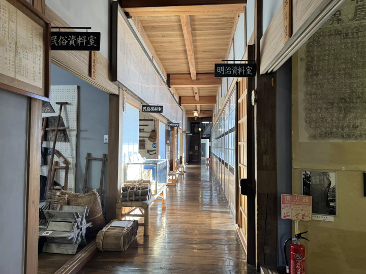 [Gunma, Nakanojo] Experience Japanese history in a wooden school building from the Meiji era
