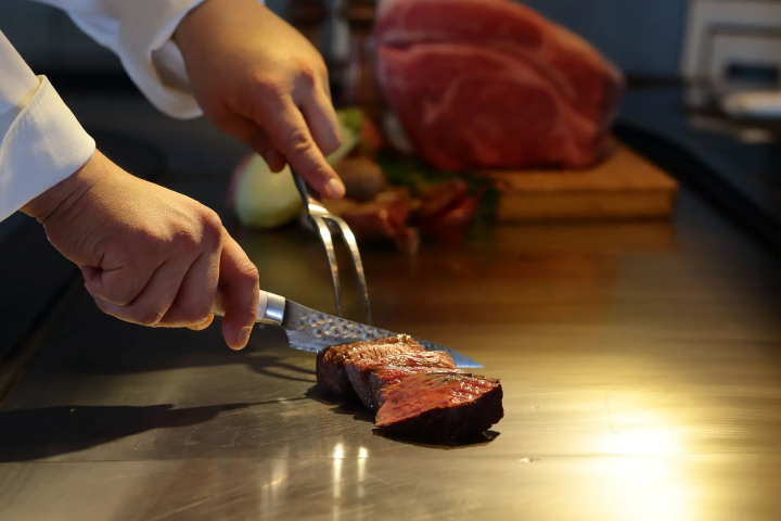 沖縄ハーバービューホテル｜最上階のクラブラウンジと快適な客室で叶える贅沢ステイ