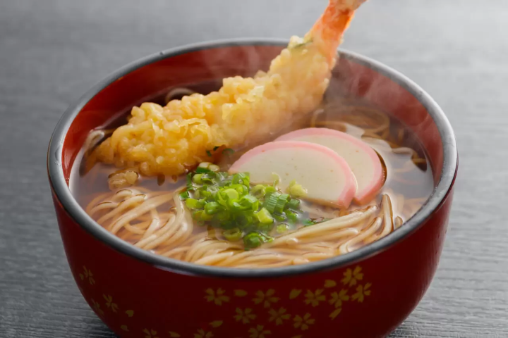 If you're looking to buy souvenirs in Toyosu, try Eclat de Jour. A summary of Japanese New Year's culture and baked goods