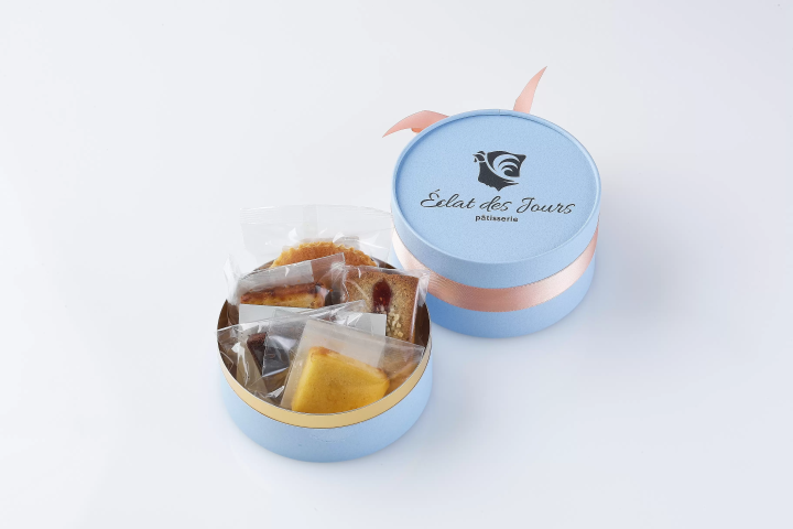 If you're looking to buy souvenirs in Toyosu, try Eclat de Jour. A summary of Japanese New Year's culture and baked goods