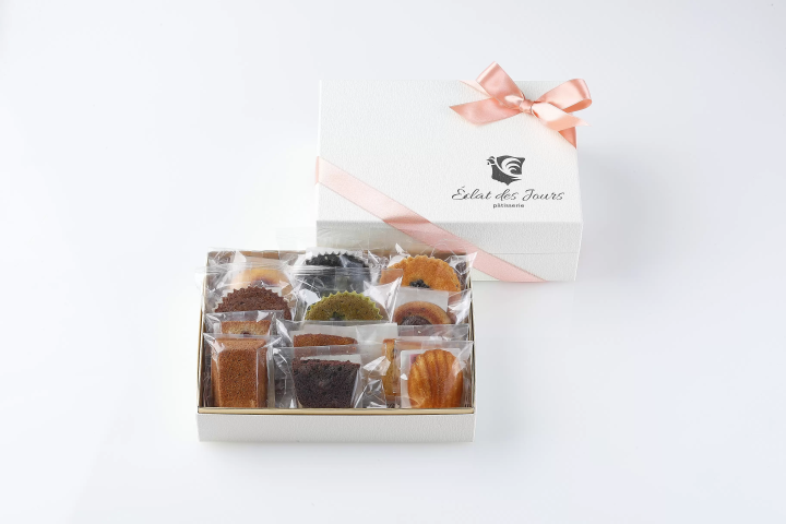 If you're looking to buy souvenirs in Toyosu, try Eclat de Jour. A summary of Japanese New Year's culture and baked goods