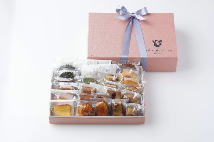 If you're looking to buy souvenirs in Toyosu, try Eclat de Jour. A summary of Japanese New Year's culture and baked goods