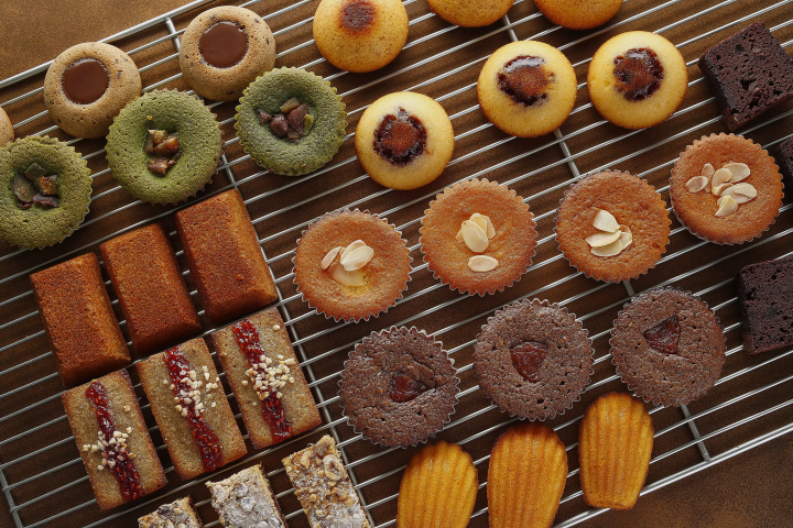 If you're looking to buy souvenirs in Toyosu, try Eclat de Jour. A summary of Japanese New Year's culture and baked goods