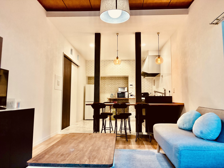 距离大海仅30秒！在四国爱媛县，您可以与最多9人一起享受私密的“秘密基地”！