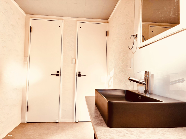 距离大海仅30秒！在四国爱媛县，您可以与最多9人一起享受私密的“秘密基地”！