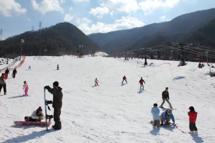 [จากโตเกียว] 10 รีสอร์ทสกีแนะนำที่คุณสามารถไปเที่ยวแบบไปเช้าเย็นกลับหรือโดยไม่ต้องใช้รถยนต์ได้