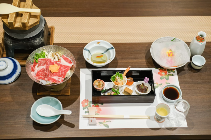 塩化物泉の“塩のベール”に包まれる美肌湯「さぎの湯温泉」の日帰り＆宿泊ガイド