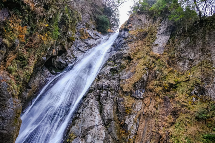 【靜岡秘境】梅島溫泉鄉完全指南：探訪三大名湯、在地美食與絕景瀑布（日歸・住宿推薦）