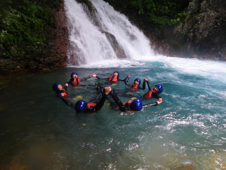 [군마현 나카노조 노조] 봄 여행 가이드: 천 그루의 복숭아나무와 유서 깊은 시마 온천