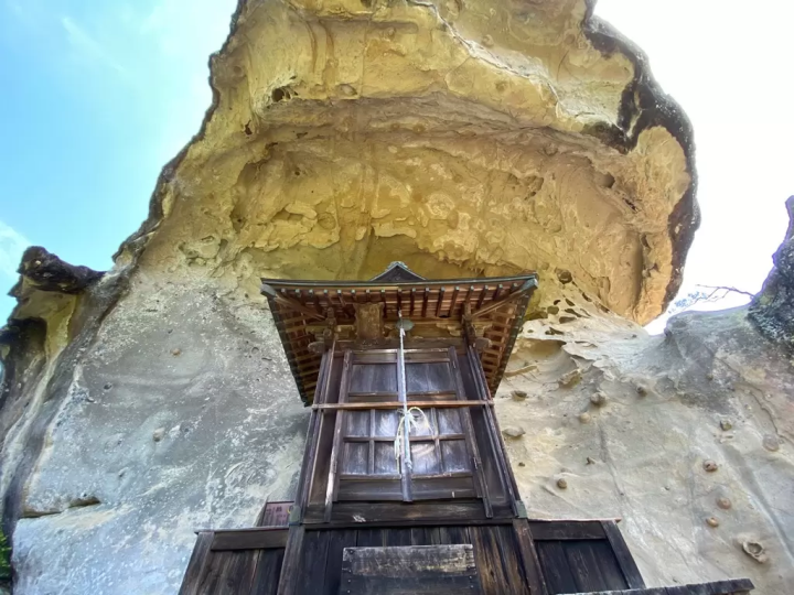 伊勢山飯福殿寺，位於三重縣松阪市，是自然與歷史交融之地。