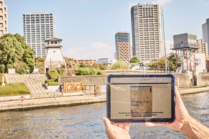 점토판에 그려진 우키요에 그림과 실제 풍경을 비교해 보고, 에도 시대 화가의 시선으로 도쿄를 다시 느껴보세요. 