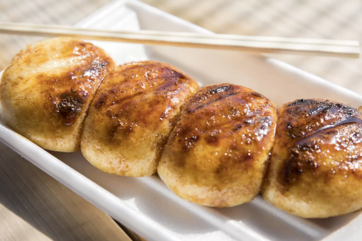 세계문화유산으로 지정되기 전 도미오카 제사장 생활과 밤문화