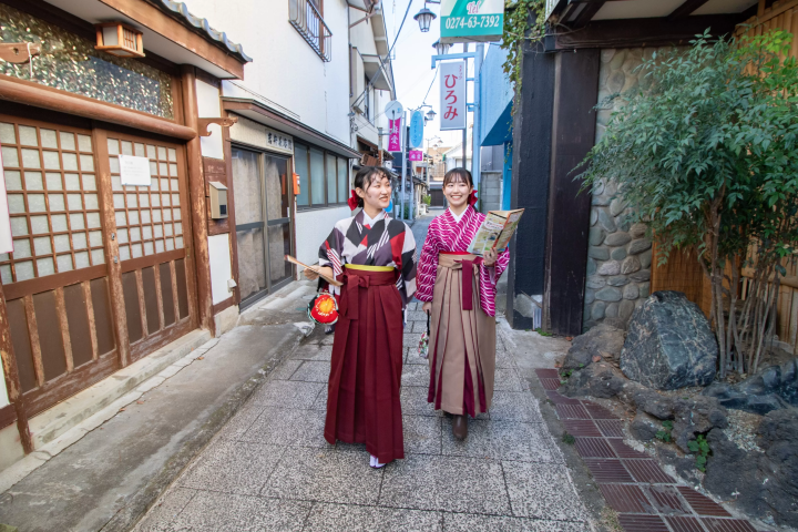 Stroll around Tomioka in a hakama! 4 recommended hakama from the long-established Asaya Kimono Store