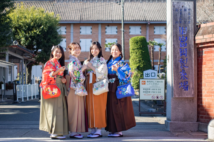 เดินเล่นชม โทมิโอกะ ในชุดฮากามะกันเถอะ! นี่คือฮากามะ 4 แบบที่แนะนำจากร้าน Asaya Kimono Store ร้านเก่าแก่ที่มีชื่อเสียง