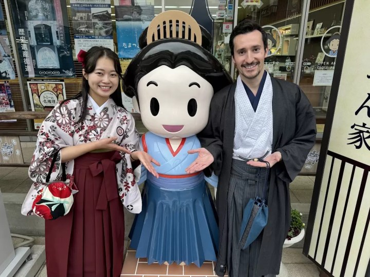 Stroll around Tomioka in a hakama! 4 recommended hakama from the long-established Asaya Kimono Store