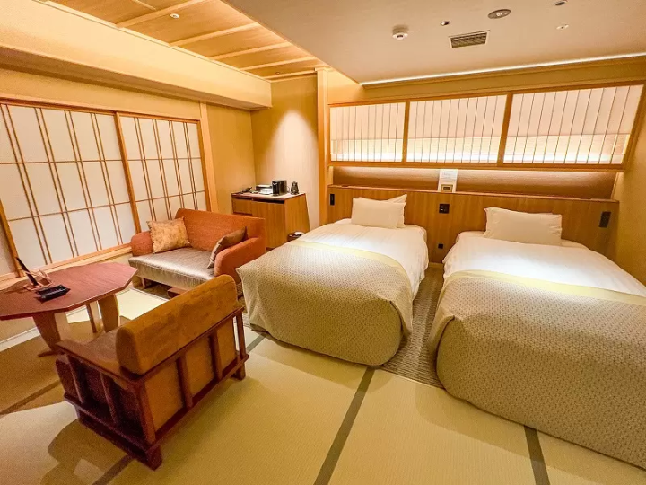 Luxury Getaway from Kyoto: Hanare Karoi with Private Open-Air Baths and Lake Biwa Views