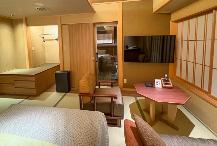 Luxury Getaway from Kyoto: Hanare Karoi with Private Open-Air Baths and Lake Biwa Views