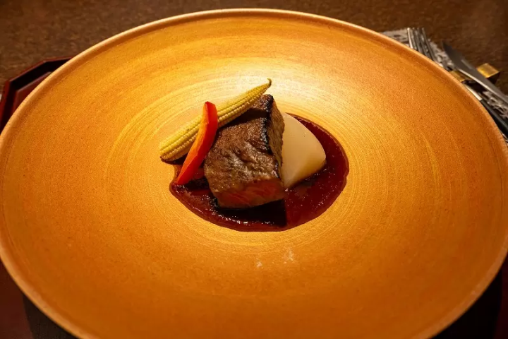 Luxury Getaway from Kyoto: Hanare Karoi with Private Open-Air Baths and Lake Biwa Views