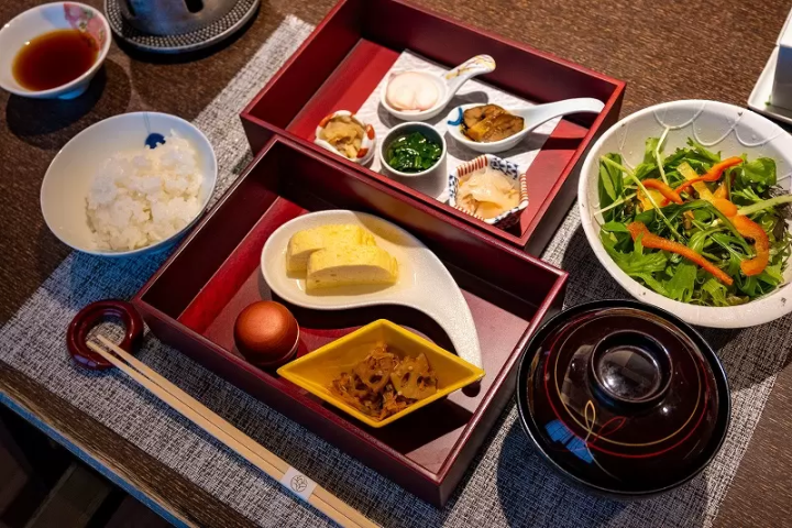 Luxury Getaway from Kyoto: Hanare Karoi with Private Open-Air Baths and Lake Biwa Views