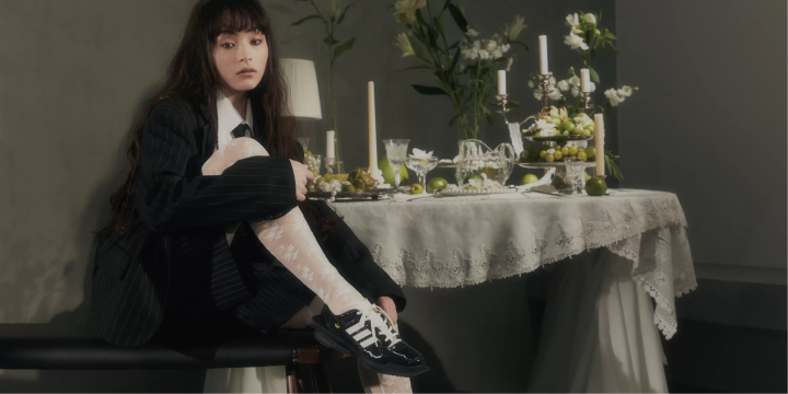 Introducing popular women's sneaker models and stores to enjoy at atmos pink!