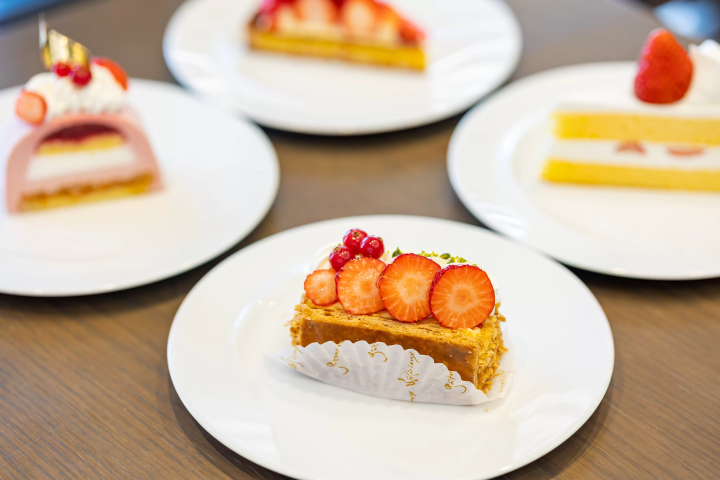 [30 minutes by car from Nagoya] Tokoname strawberry picking and strawberry sweets