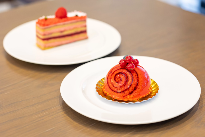 [30 minutes by car from Nagoya] Tokoname strawberry picking and strawberry sweets