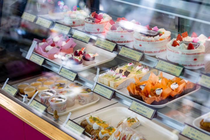 [30 minutes by car from Nagoya] Tokoname strawberry picking and strawberry sweets