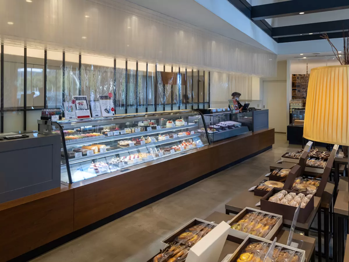 [30 minutes by car from Nagoya] Tokoname strawberry picking and strawberry sweets