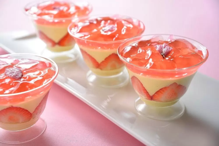 Cherry Blossoms at Hotel Chinzanso Tokyo: Night Sakura Sea of Clouds