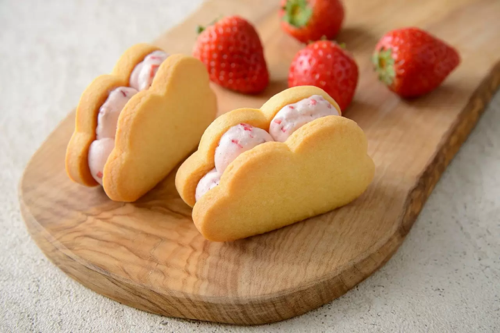 Cherry Blossoms at Hotel Chinzanso Tokyo: Night Sakura Sea of Clouds
