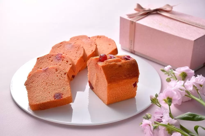 Cherry Blossoms at Hotel Chinzanso Tokyo: Night Sakura Sea of Clouds