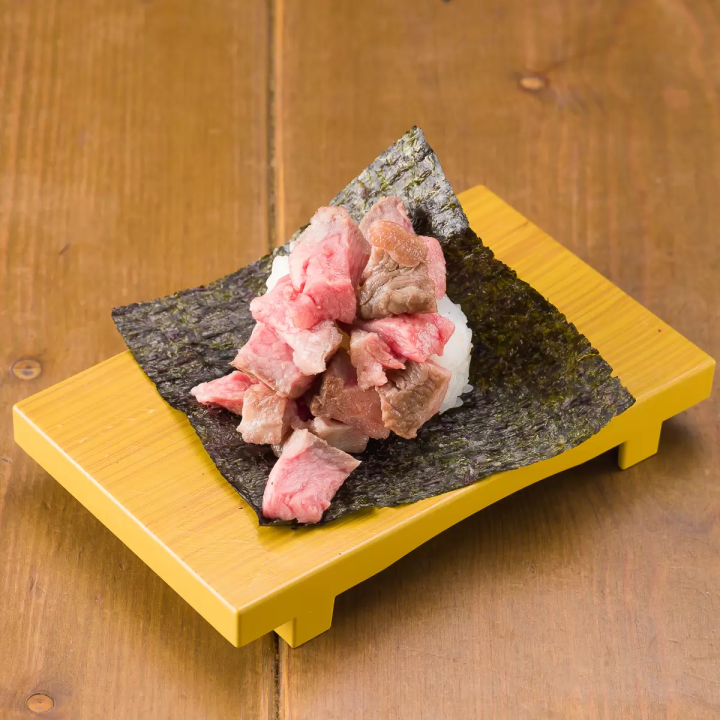 Right next to Dotonbori! Enjoy sushi and crab at "FUJIYAMA TOKYO" - a highlight of your Osaka sightseeing trip