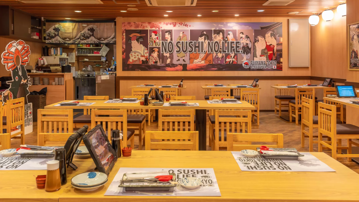 สัมผัสชีวิตยามค่ำคืนของโตเกียวได้ที่ "FUJIYAMA TOKYO" ซึ่งตั้งอยู่ใกล้กับแหล่งท่องเที่ยวสำคัญอย่างอากิฮาบาระและชินจูกุ!