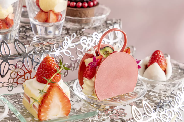 【東京 ホテル】春だけのいちごスイーツを満喫 「ストロベリーアフタヌーンティー」