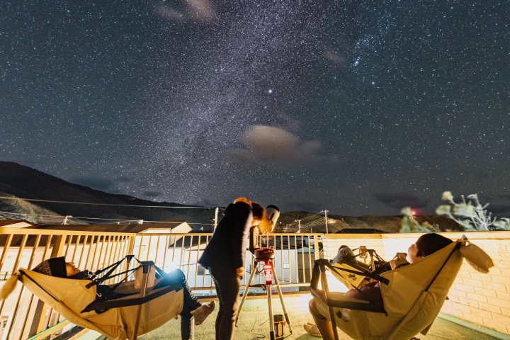 [อัปเดตสำหรับปี 2026] ประกาศกิจกรรมตามฤดูกาลและช่วงเวลาที่ดีที่สุดสำหรับเกาะโคซูชิมะ อัญมณีที่ซ่อนเร้นของ โตเกียว!