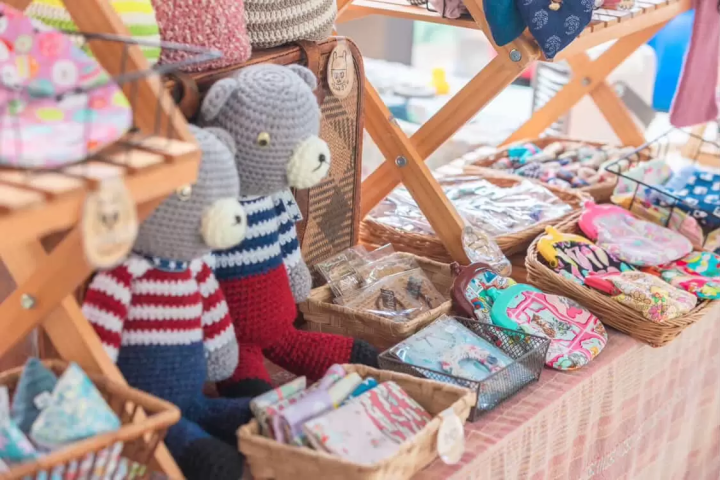 在縣界附近探索愛南的另一個小鎮。在「縣界市集」上，透過美食連結彼此。