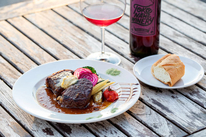 [15 minutes from Chubu Centrair International Airport] A winery restaurant with a spectacular view that blends into the sea and sky