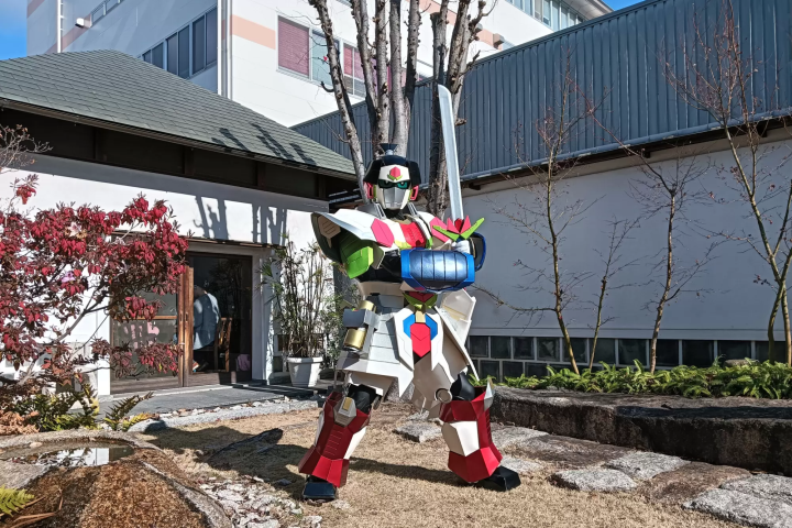 พูดถึงของฝาก โอคายาม่า"คิบิดังโกะ [ดังโกะ]" นี่แหละคือของที่ห้ามพลาด! เราไปเยี่ยมชมร้าน "โคเอโด" (เมือง โอคายาม่า) ซึ่งเป็นร้านเก่าแก่ที่เปิดมานานแล้ว