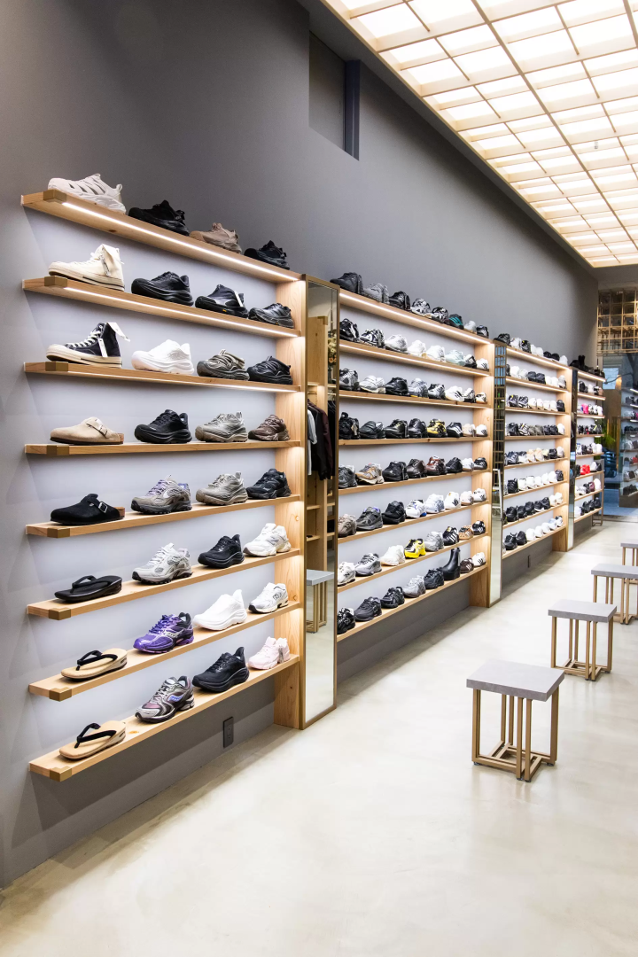 Tokyo's latest sneaker culture! Edo-themed sophisticated space "atmos Ginza"