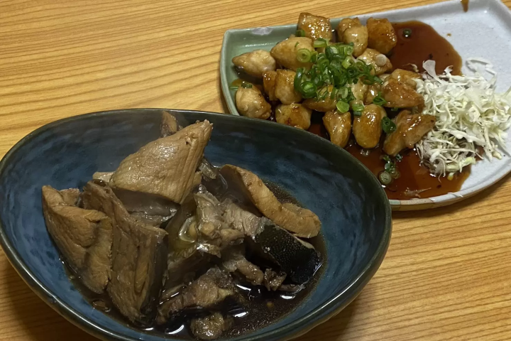 Naritaya is a Traditional Japanese Izakaya loved by locals in Okayama ! Must-try specialties include Torisu (Chicken with Vinegar Sauce) and Yudofu (Hot Tofu).