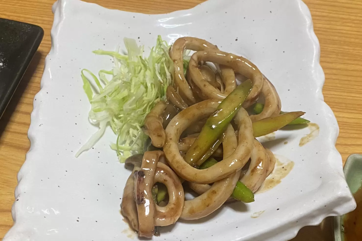 Naritaya is a Traditional Japanese Izakaya loved by locals in Okayama ! Must-try specialties include Torisu (Chicken with Vinegar Sauce) and Yudofu (Hot Tofu).