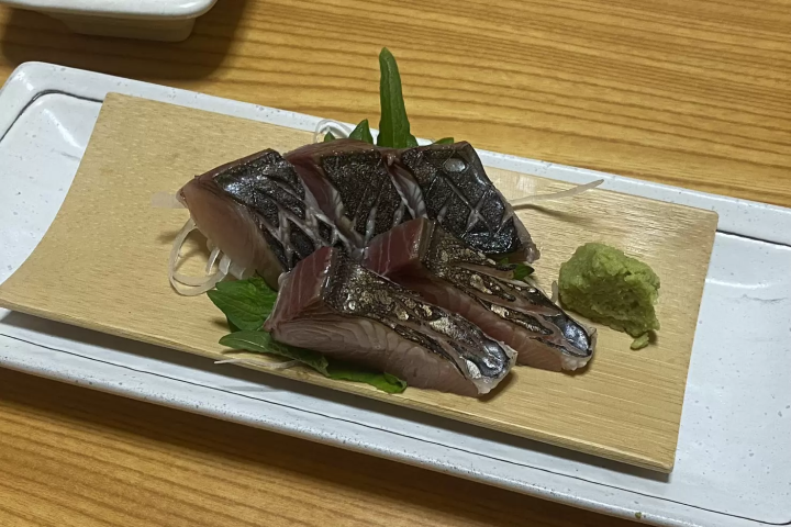 Naritaya is a Traditional Japanese Izakaya loved by locals in Okayama ! Must-try specialties include Torisu (Chicken with Vinegar Sauce) and Yudofu (Hot Tofu).